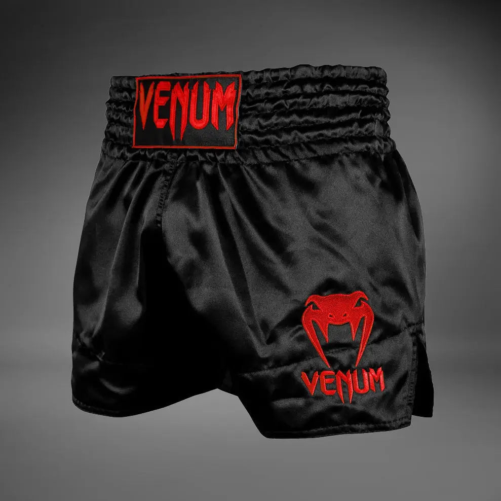 Imagen de catálogo: Short Muay Thai Venum Classic · Negro/Rojo